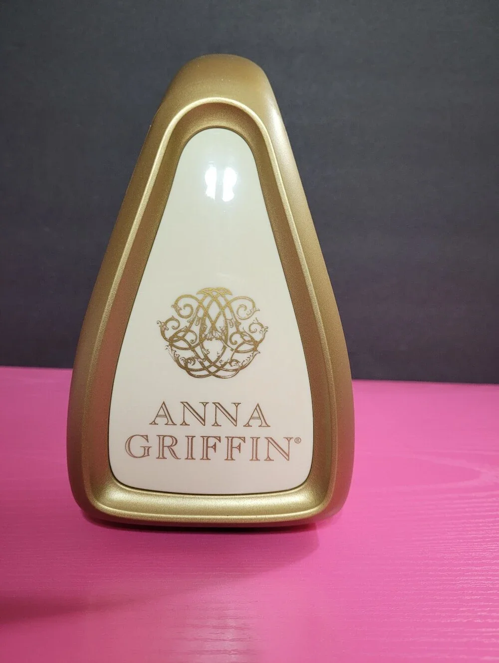 Anna Griffin Cuttlebug Embossing & Die-Cutting Machine